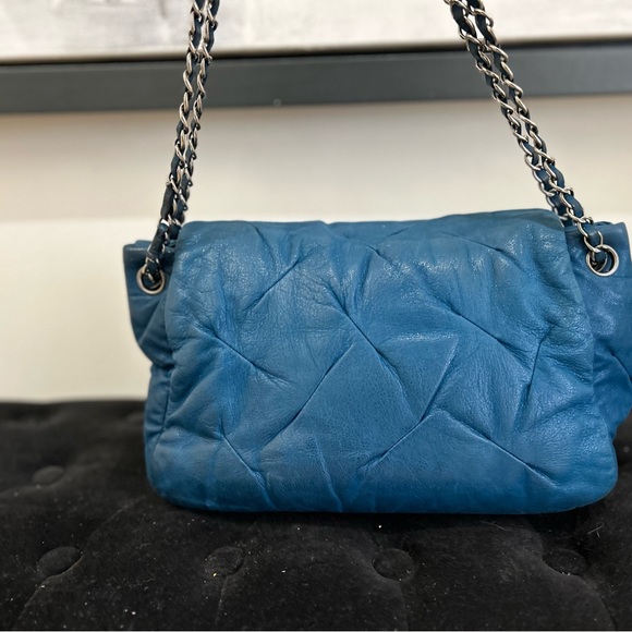 Authentic Chanel Chain Flap Bag - Picture 4 of 10